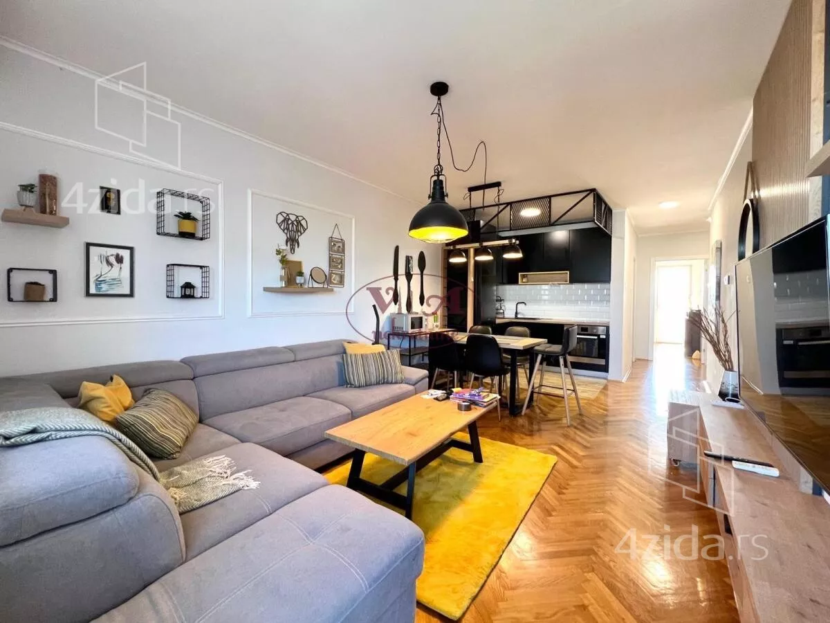 Troiposoban stan | 4zida