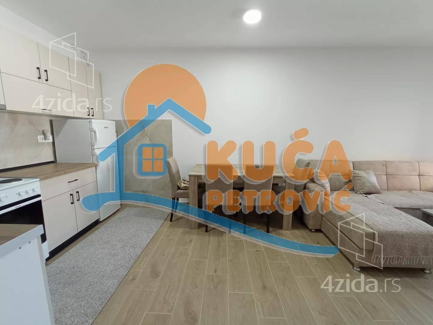 Jednoiposoban stan | 4zida