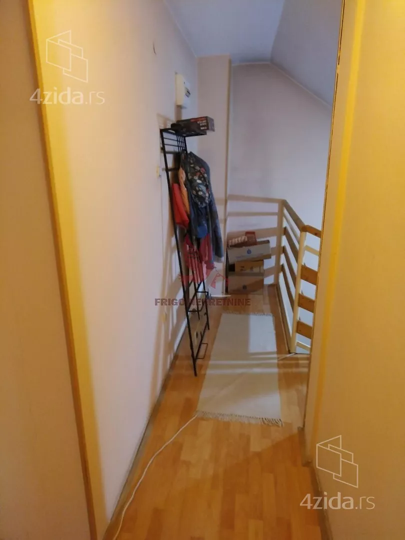 Četvoroiposoban stan | 4zida