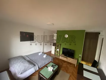 Ustanička | 4zida.rs