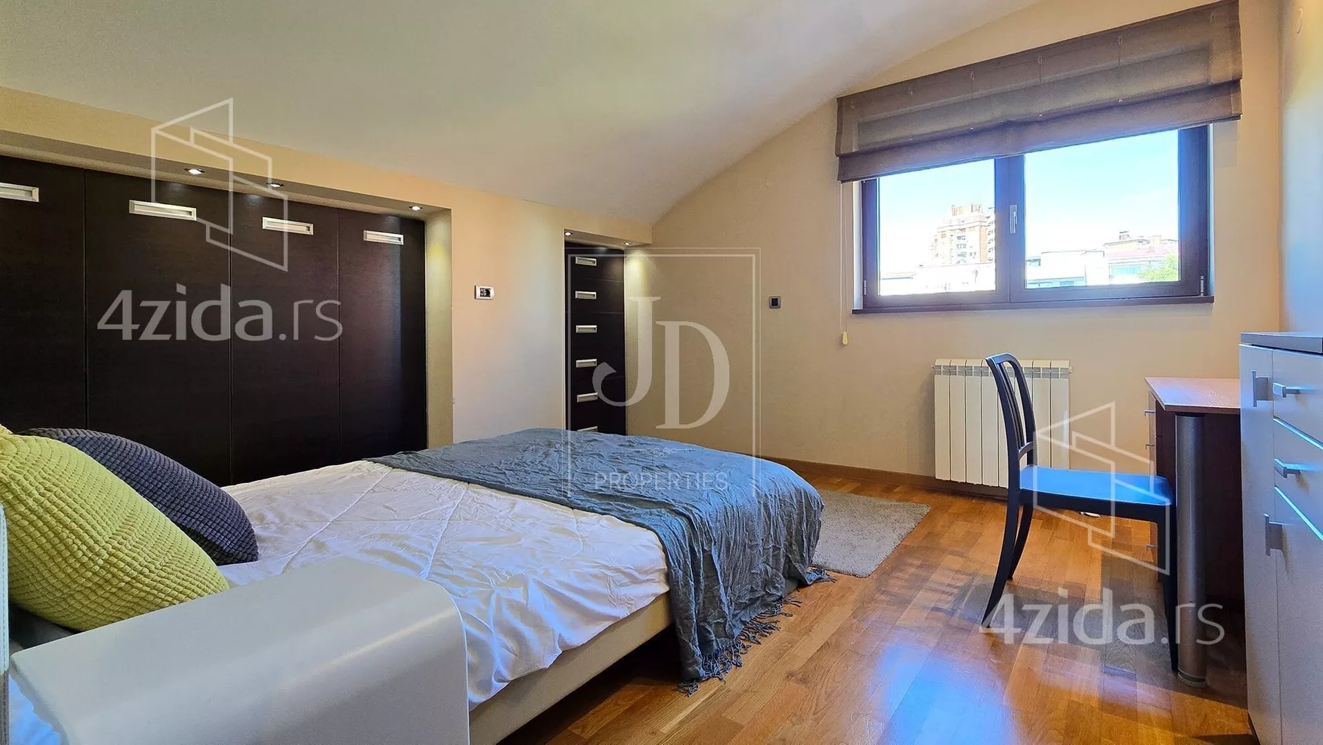 Petosoban stan | 4zida