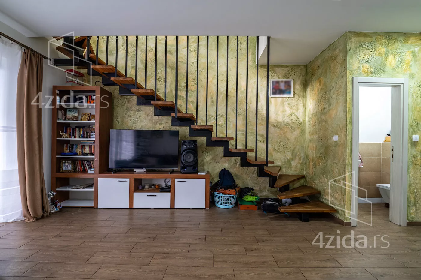 Četvorosoban stan | 4zida