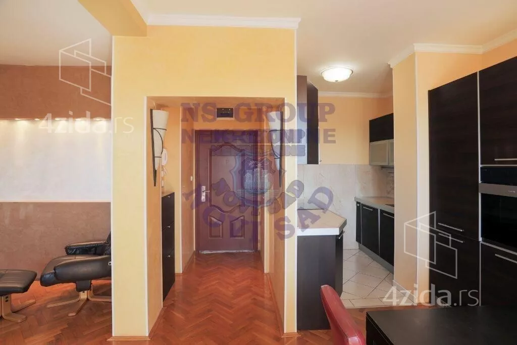 Četvoroiposoban stan | 4zida