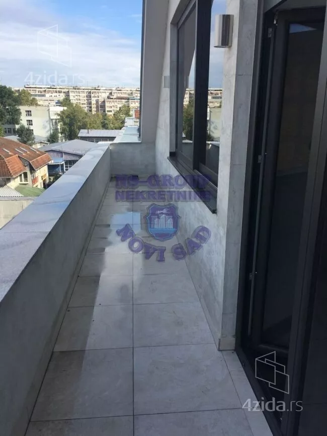 Šestosoban stan | 4zida