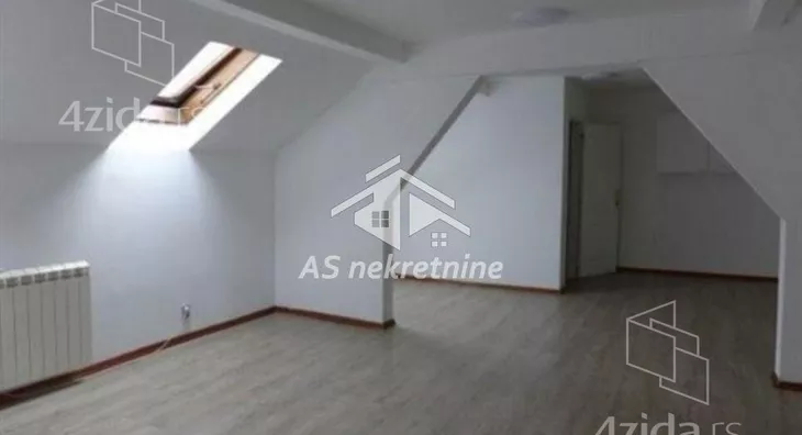 Šestosoban stan | 4zida