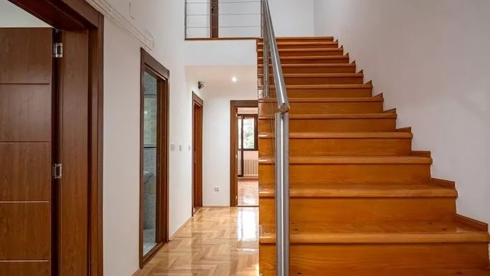 Šestosoban stan | 4zida