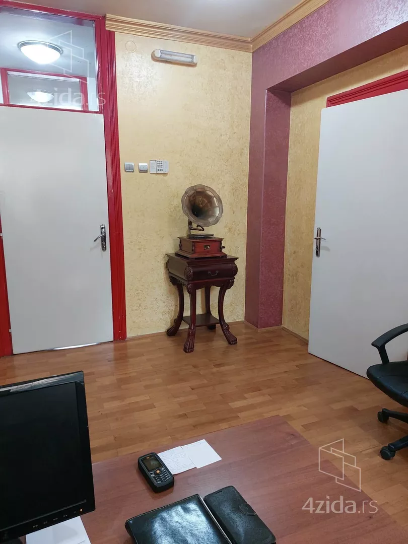 Poslovni prostor | 4zida