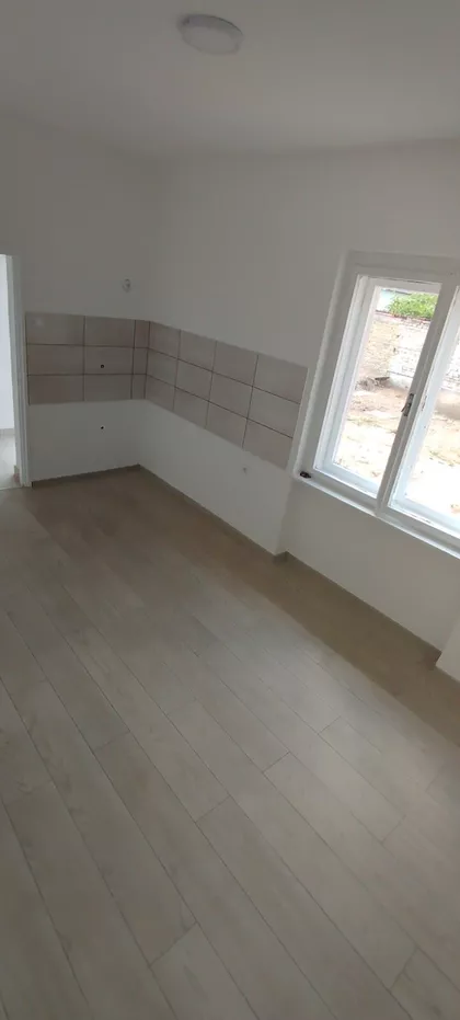 Mali Bajmok | 4zida.rs