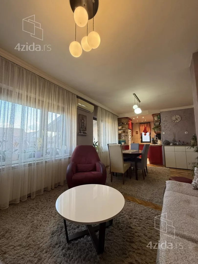 Troiposoban stan | 4zida