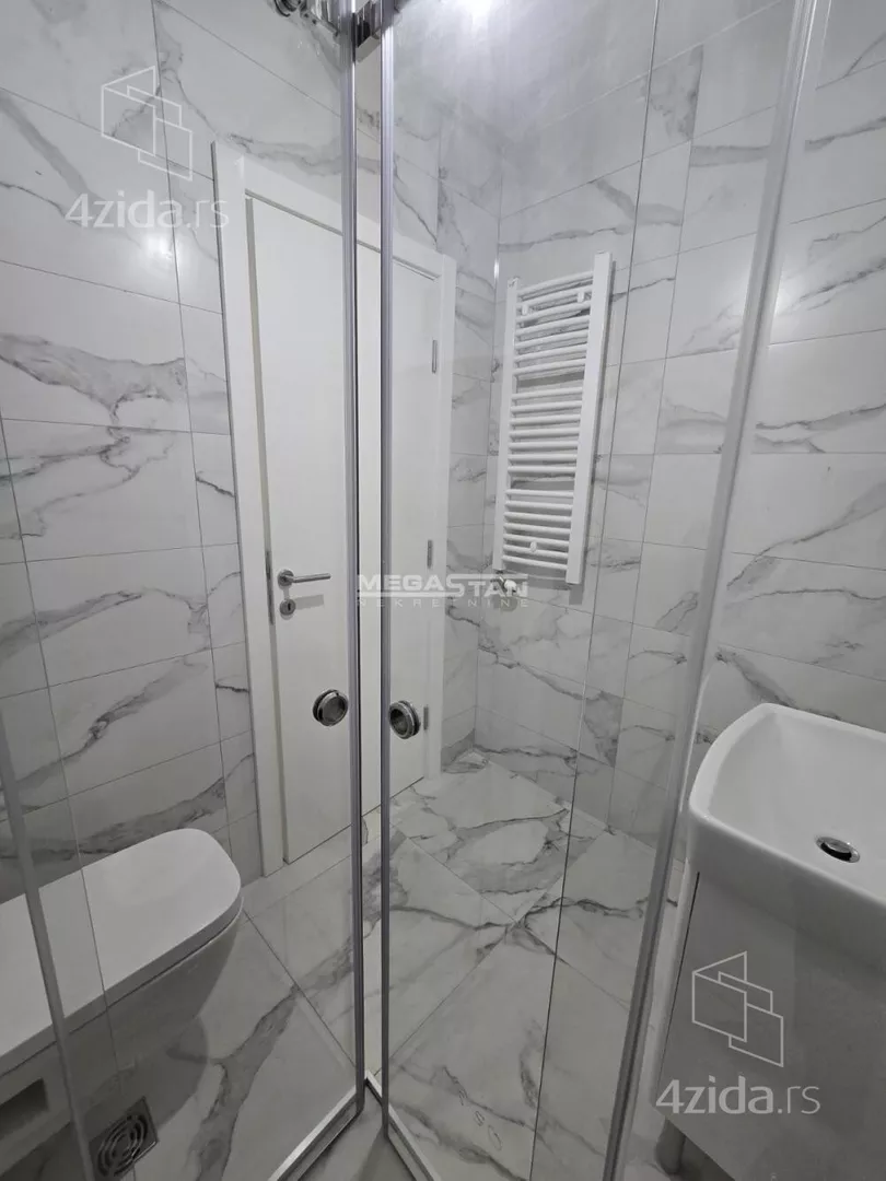 Četvoroiposoban stan | 4zida