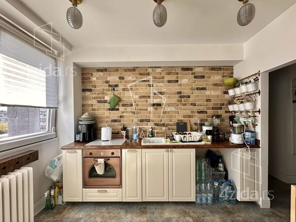 Petosoban stan | 4zida