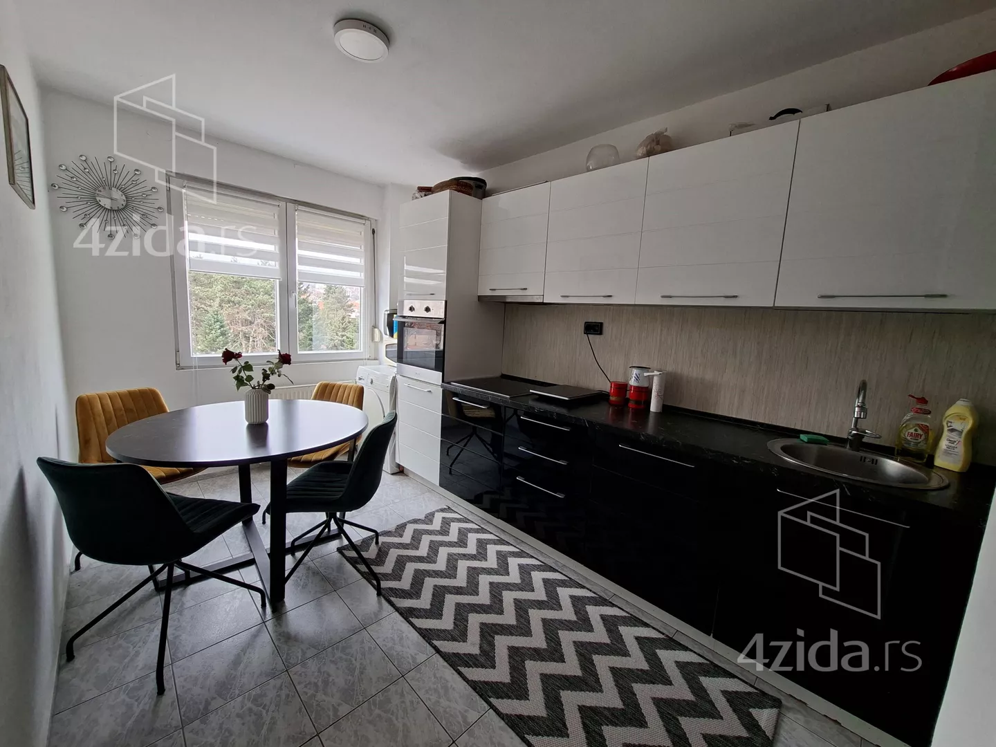 Dvoiposoban stan | 4zida