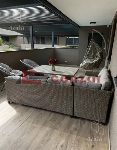 Četvoroiposoban stan | 4zida