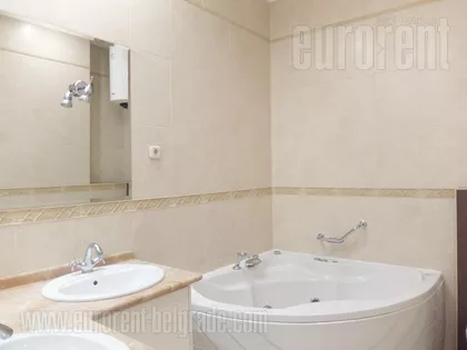 DEDINJE BELI DVOR | 4zida.rs