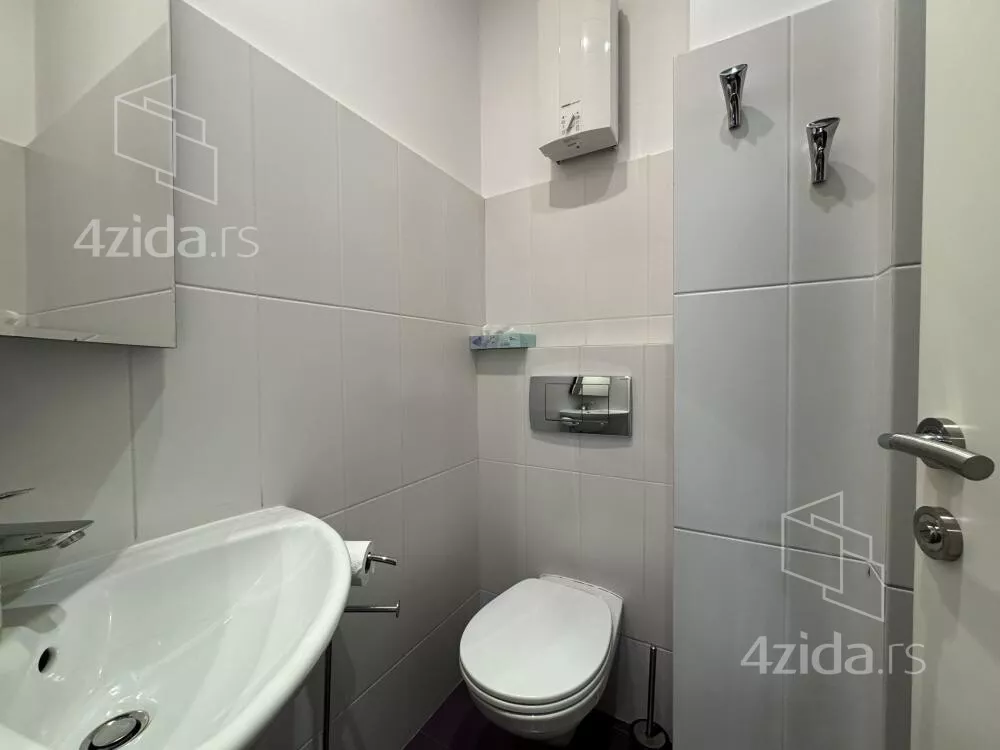 Petosoban stan | 4zida