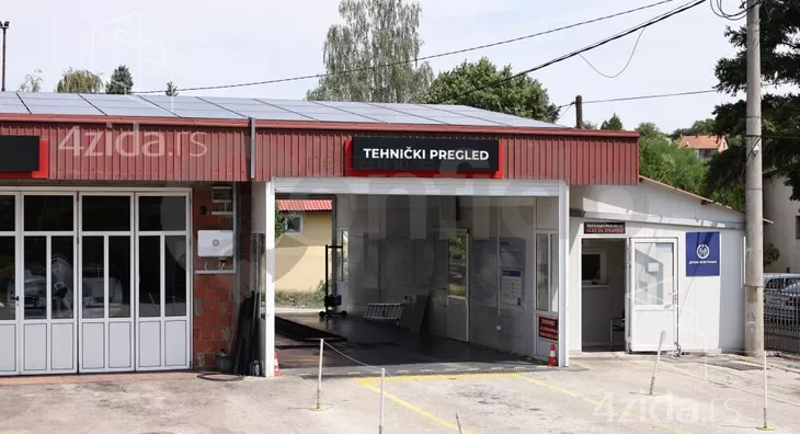 Poslovna zgrada | 4zida