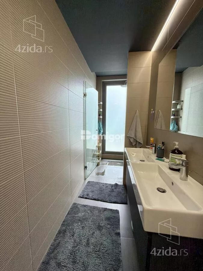 Četvoroiposoban stan | 4zida