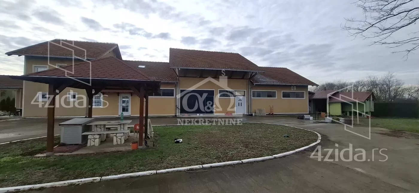 Poslovna zgrada | 4zida