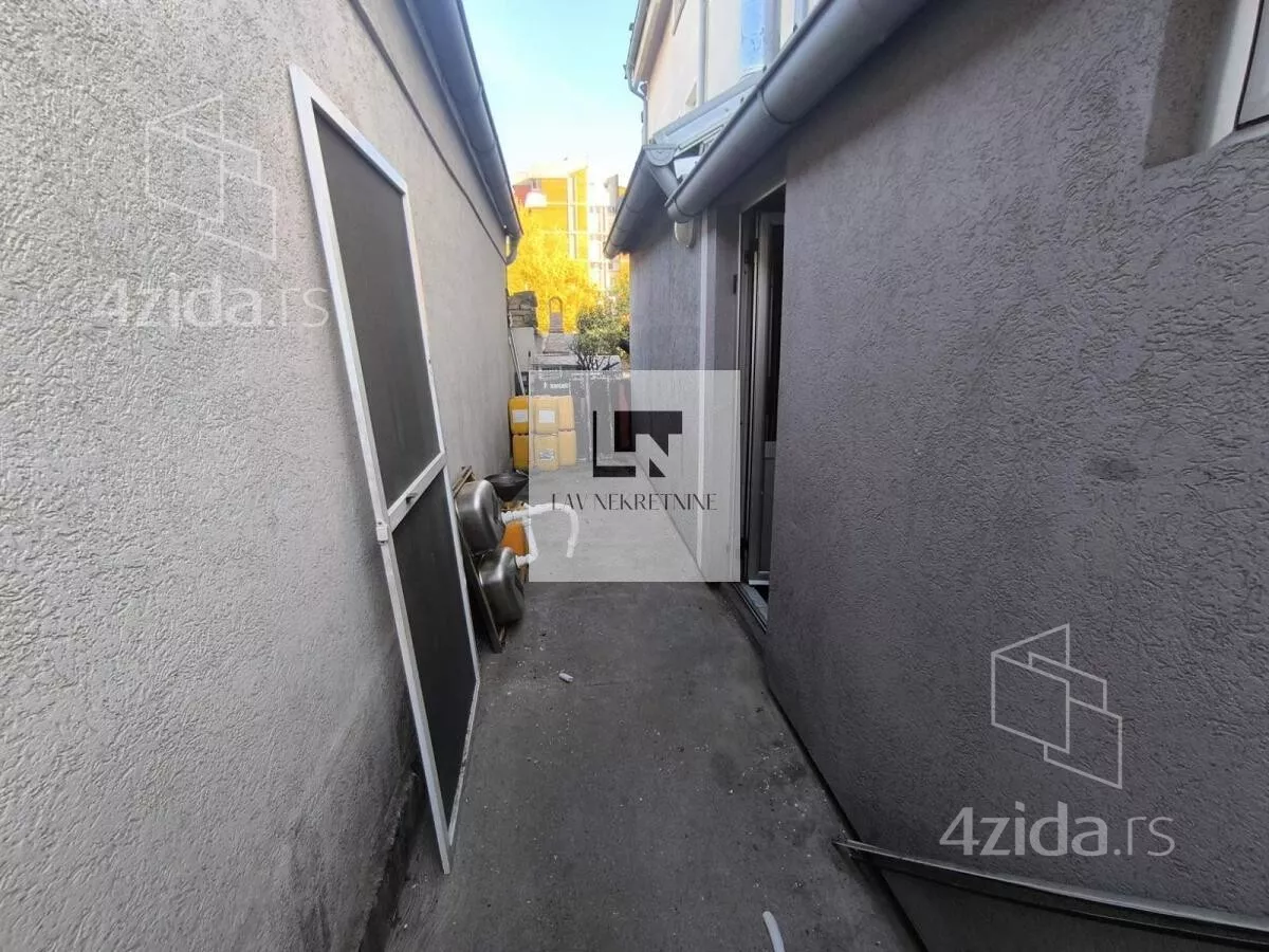 Lokal | 4zida