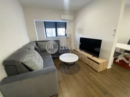 Gospodara Vučića | 4zida.rs