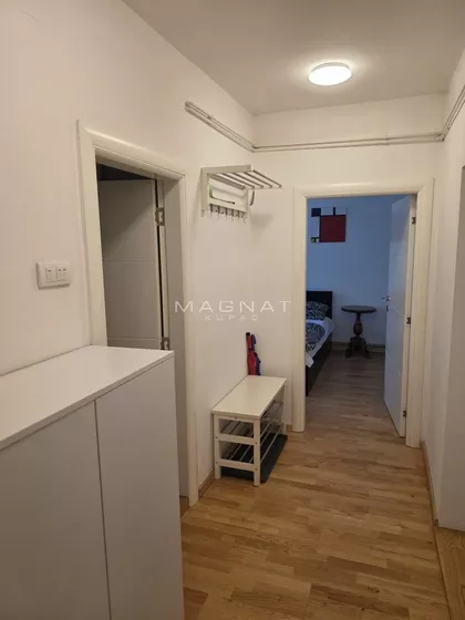 22. oktobra | 4zida.rs