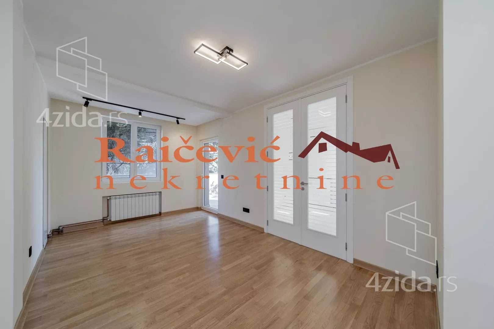 Četvoroiposoban stan | 4zida