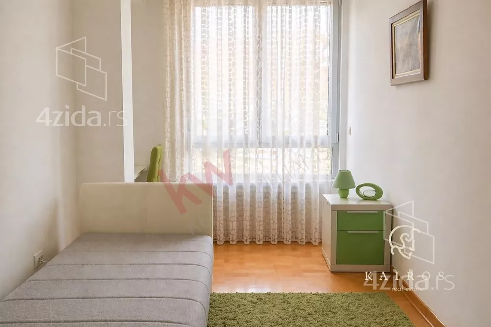 Petosoban stan | 4zida