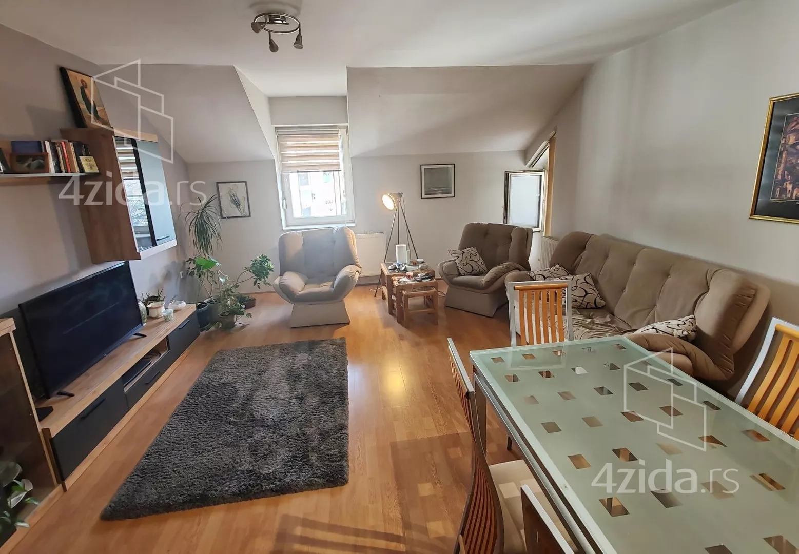 Četvorosoban stan | 4zida