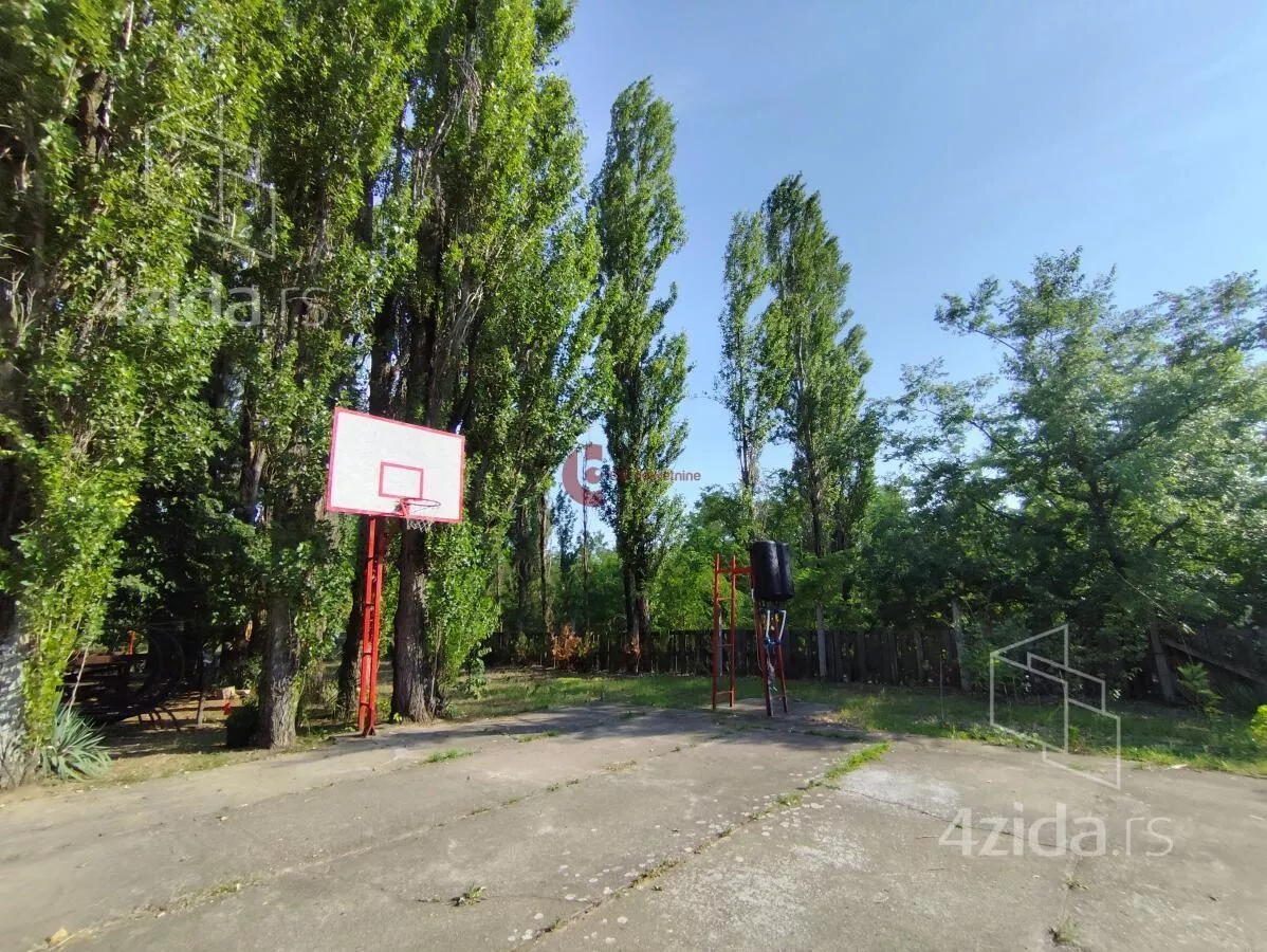Plac | 4zida