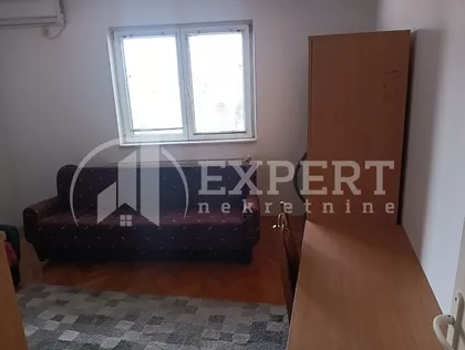 Trg 14. oktobra | 4zida.rs
