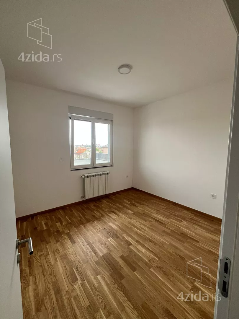 Četvoroiposoban stan | 4zida