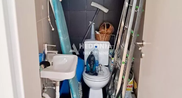 Šestosoban stan | 4zida