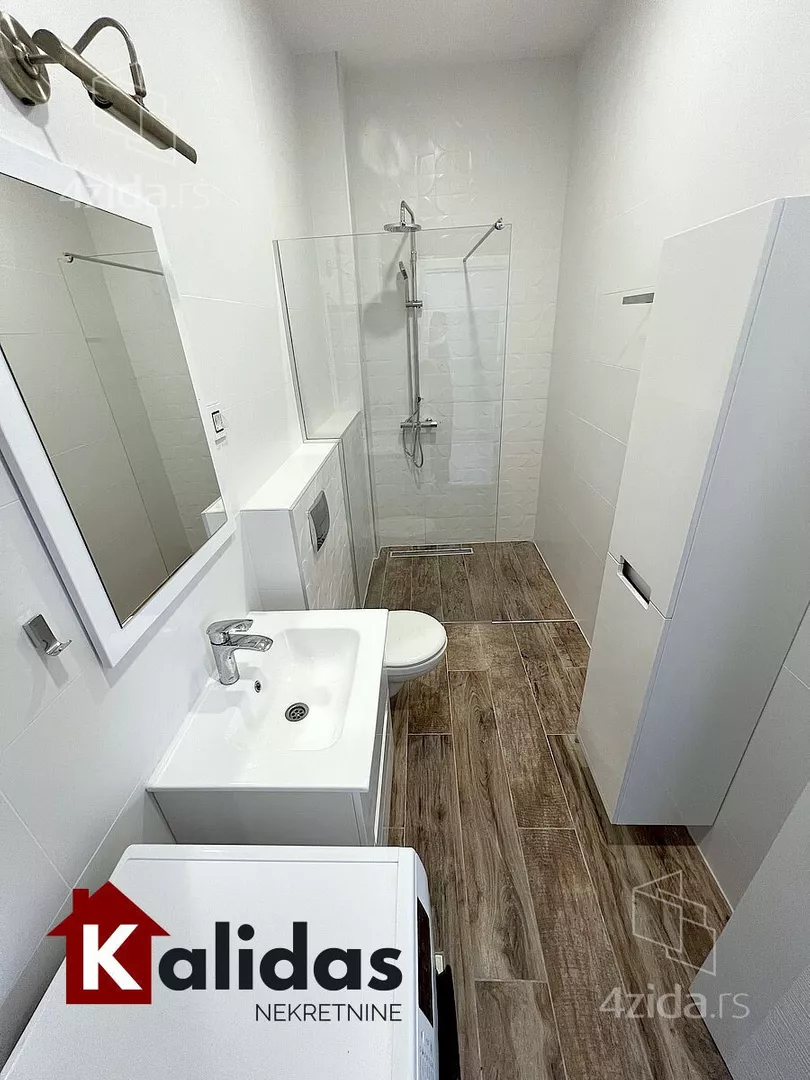 Šestosoban stan | 4zida