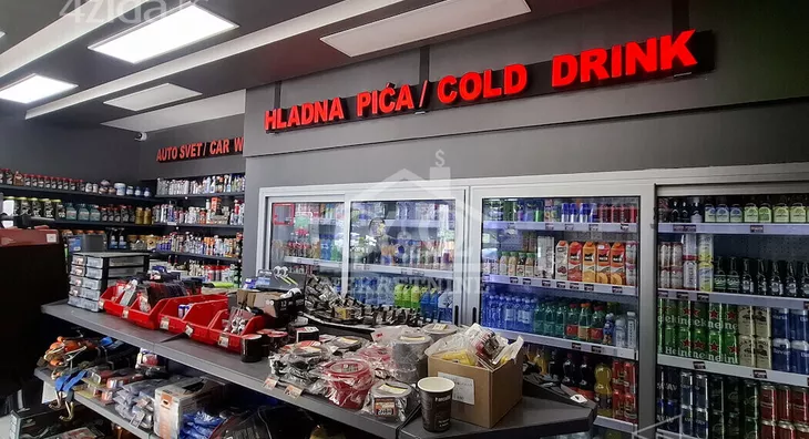 Poslovna zgrada | 4zida