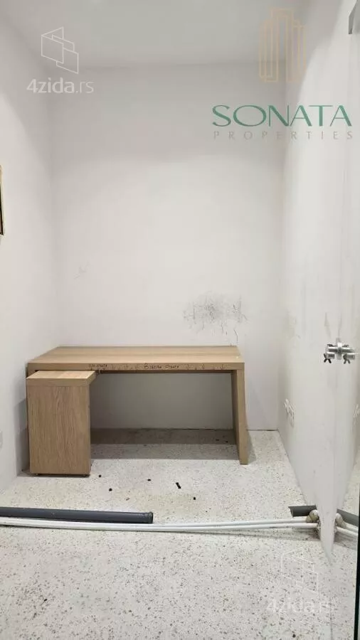 Lokal | 4zida
