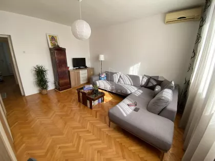 Svetomira Nikolajevića | 4zida.rs