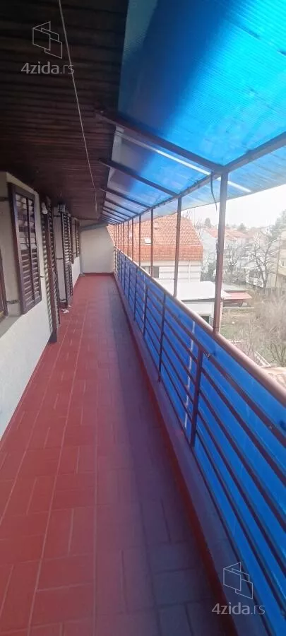 Petosoban stan | 4zida