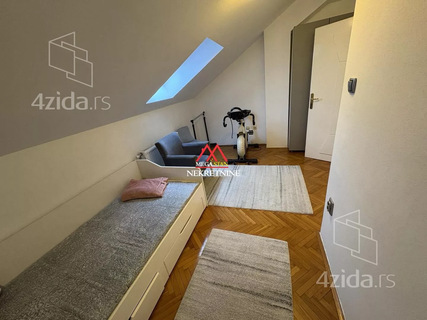 Troiposoban stan | 4zida