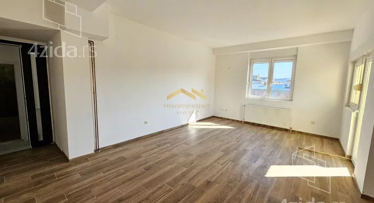 Četvoroiposoban stan | 4zida