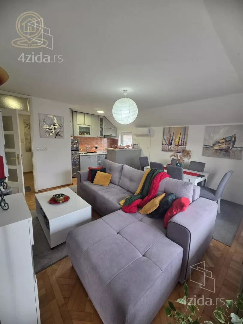 Dvoiposoban stan | 4zida