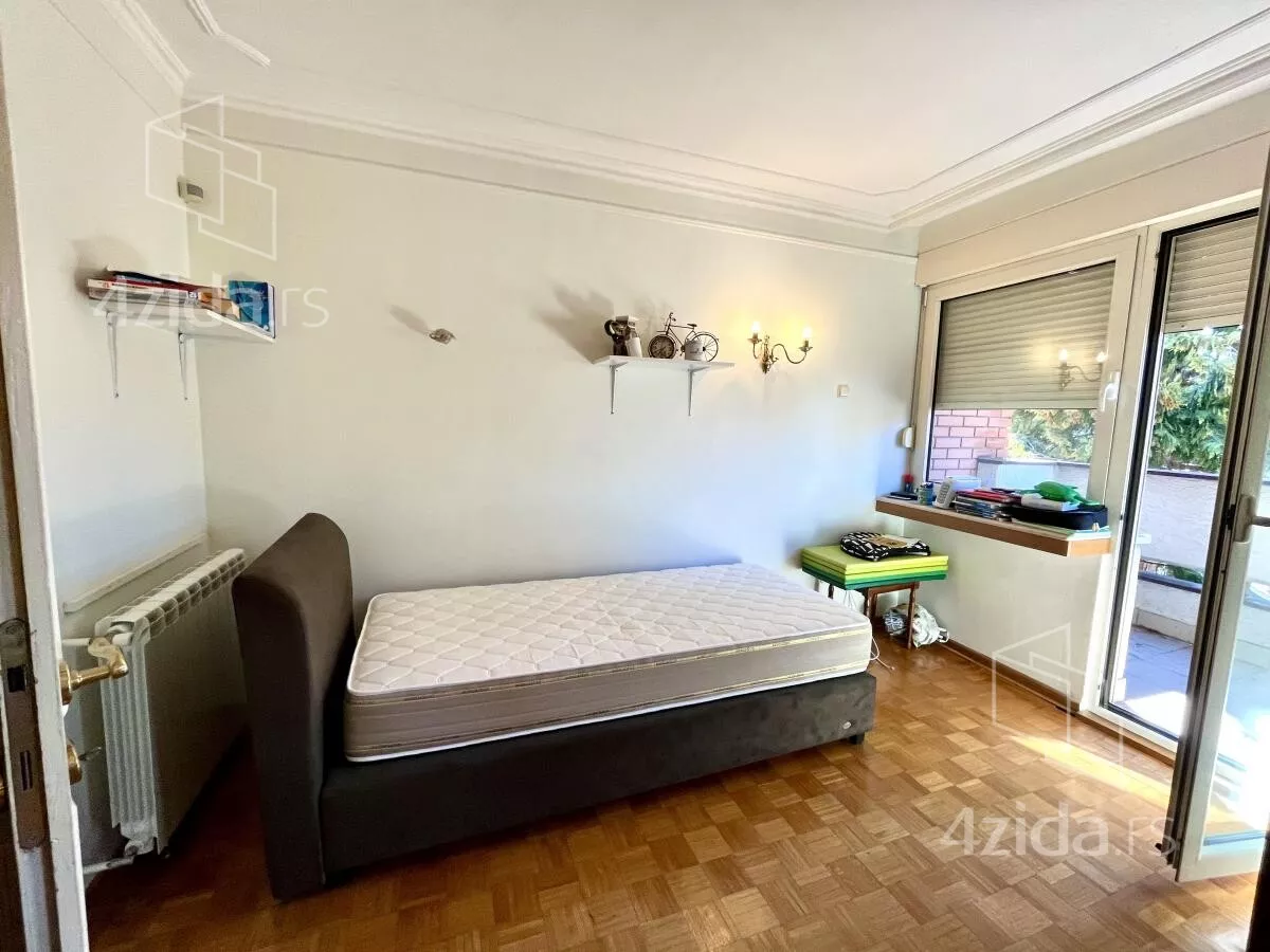 Petosoban stan | 4zida