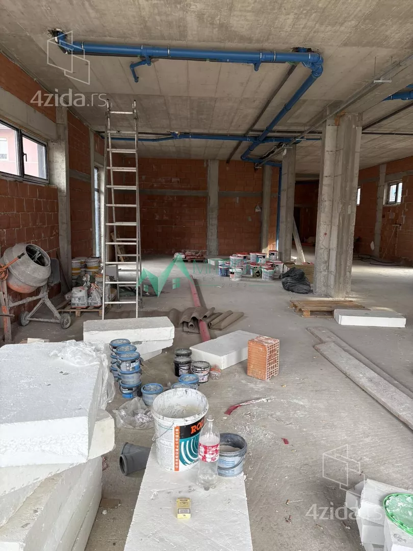 Poslovni prostor | 4zida