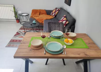 Cetinjska | 4zida.rs