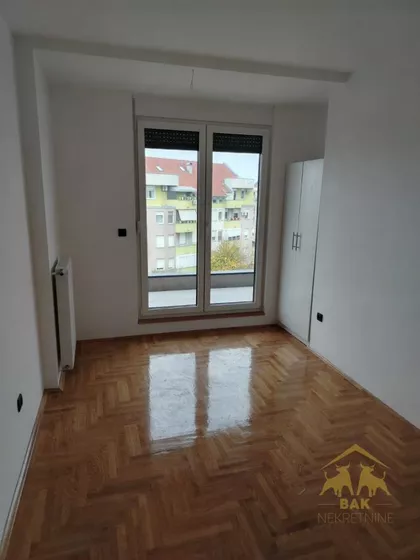 Bulevar Patrijarha Pavla (Somborski Bulevar) | 4zida.rs