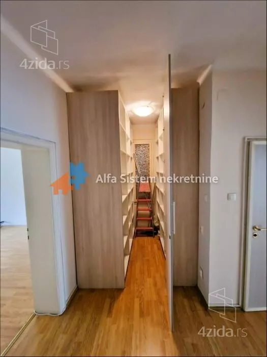 Četvoroiposoban stan | 4zida