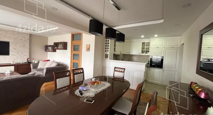 Četvorosoban stan | 4zida