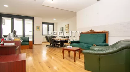 Stan 87m2 + 70m2 dvorište | 4zida.rs