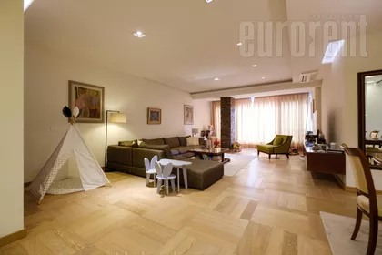 TREŠNJINOG CVETA | 4zida.rs