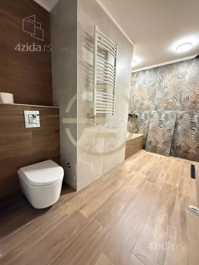 Četvoroiposoban stan | 4zida