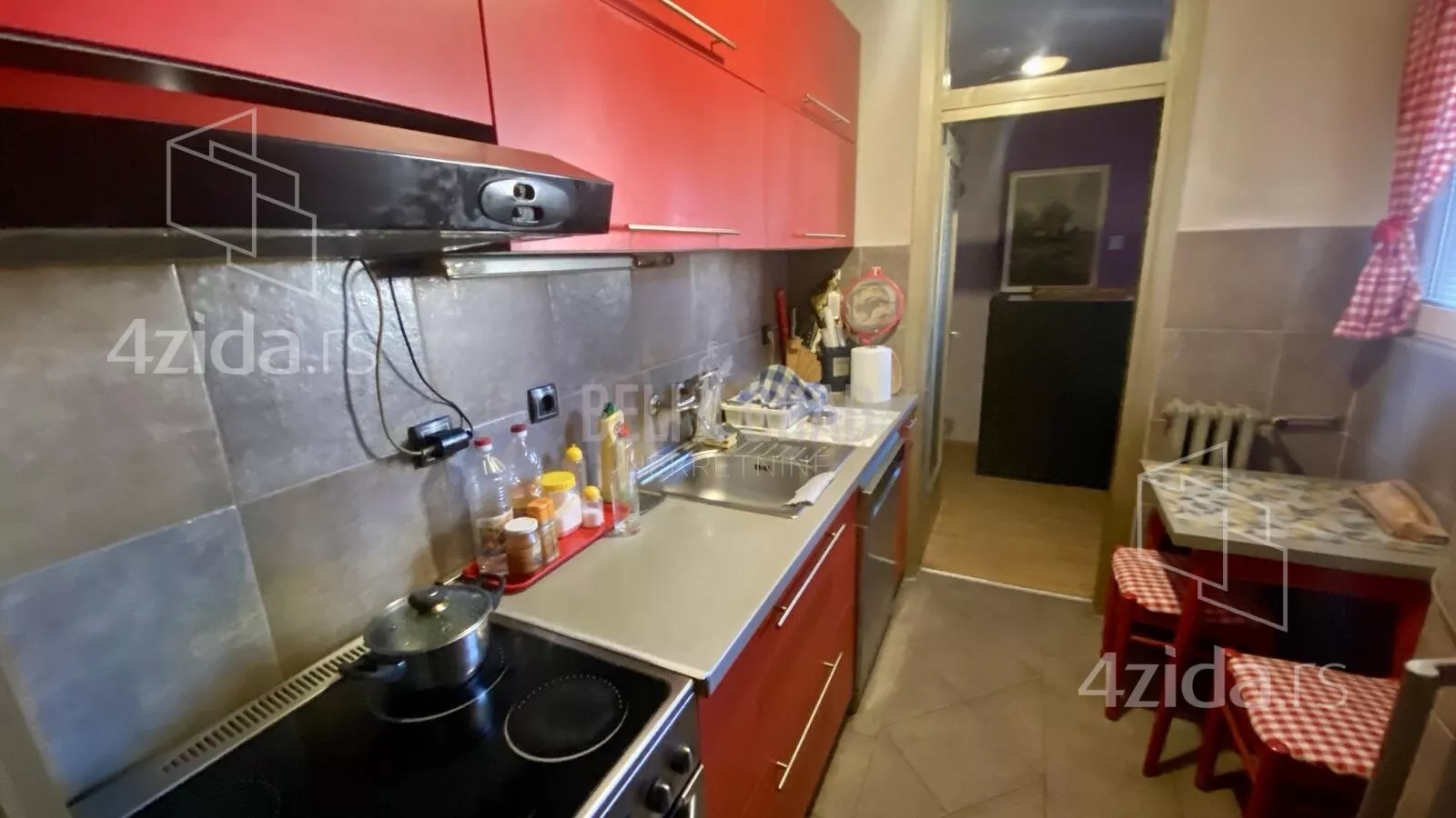 Troiposoban stan | 4zida